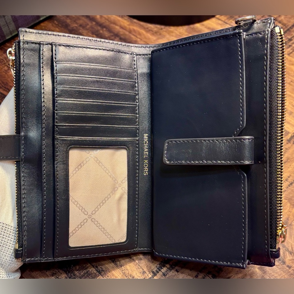 Authentic Michael Kors Wallet - image 7